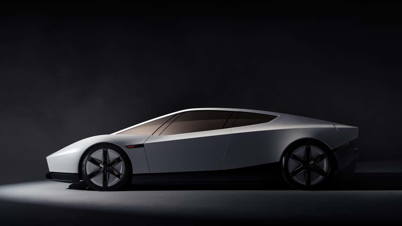 Ferrari's CEO Praises The Tesla Roadster: 'We Have To Keep Dreaming'