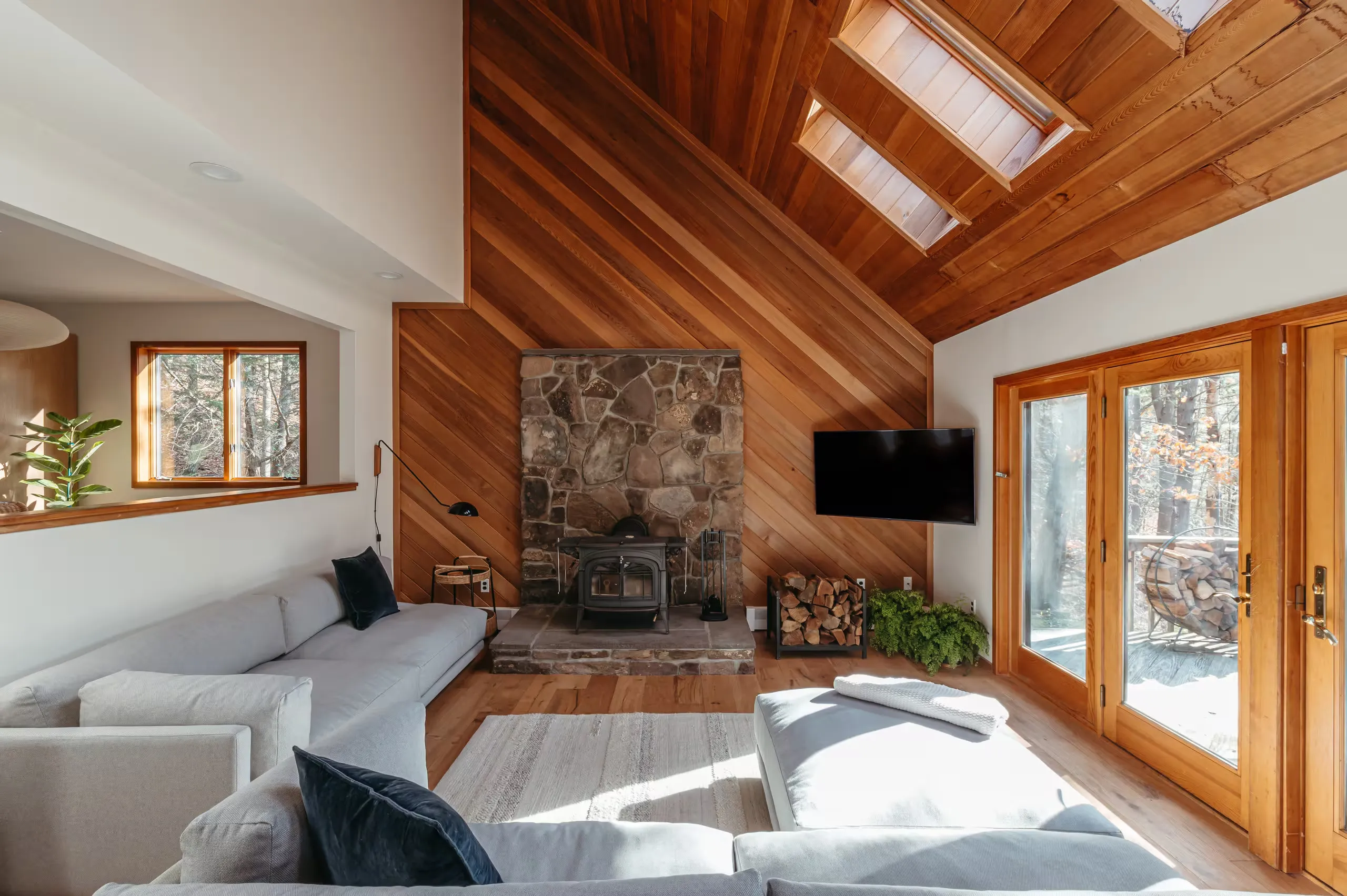 17 Stylish, Woodsy-Chic Catskills Airbnbs for Every Season