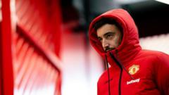 Fernandes dropped to Man Utd bench - was Carrick right?